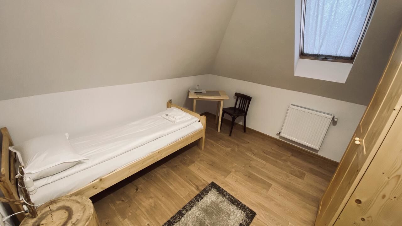 Отели типа «постель и завтрак» Famíves vendégház Racu